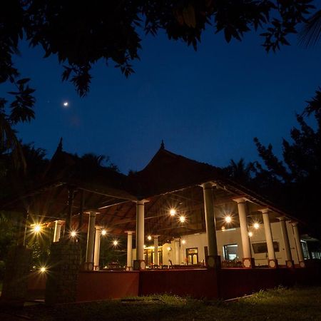 Palmgrove Lake Resort Alappuzha Exterior foto