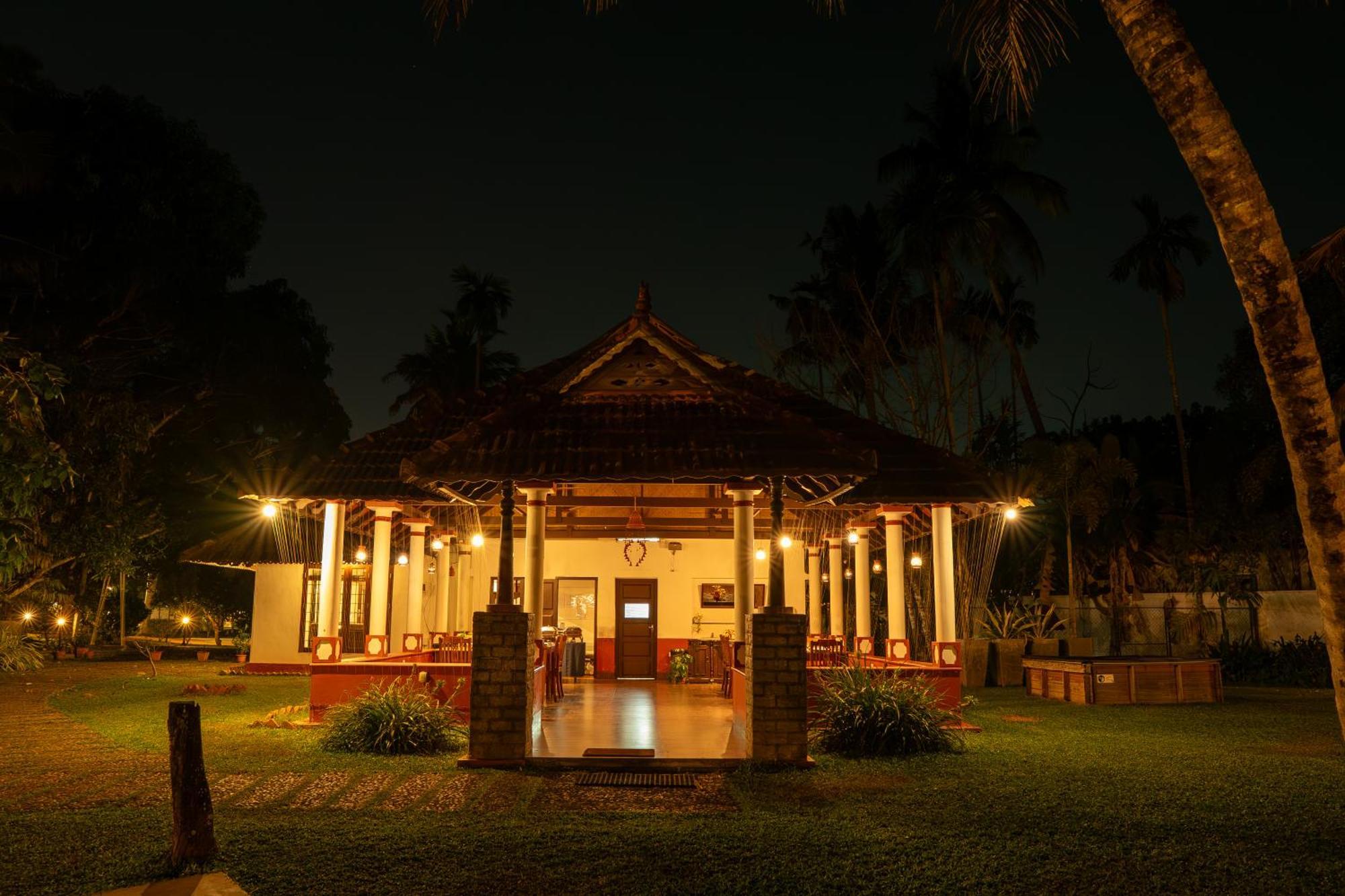 Palmgrove Lake Resort Alappuzha Exterior foto